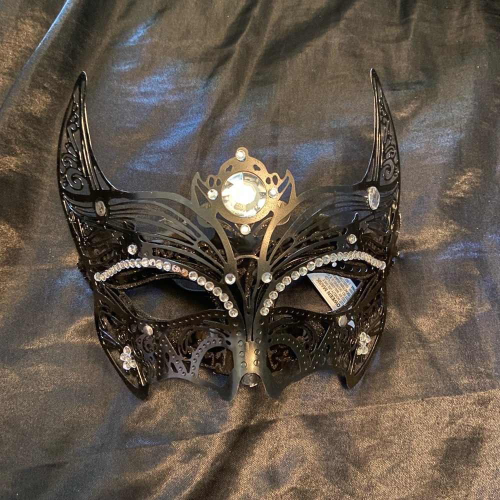 *SOLD* black masquerade halloween mask